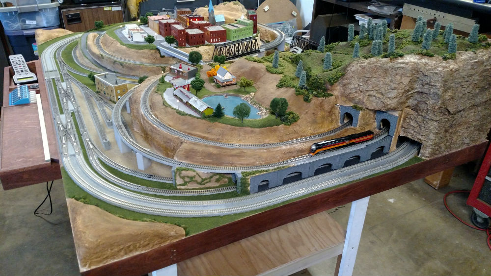 n scale mountain layout